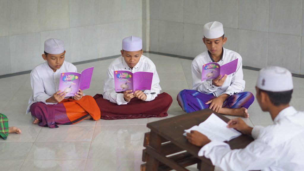 Kegigihan Santri Beristiqomah dalam Proses Belajar Memahami Kitab